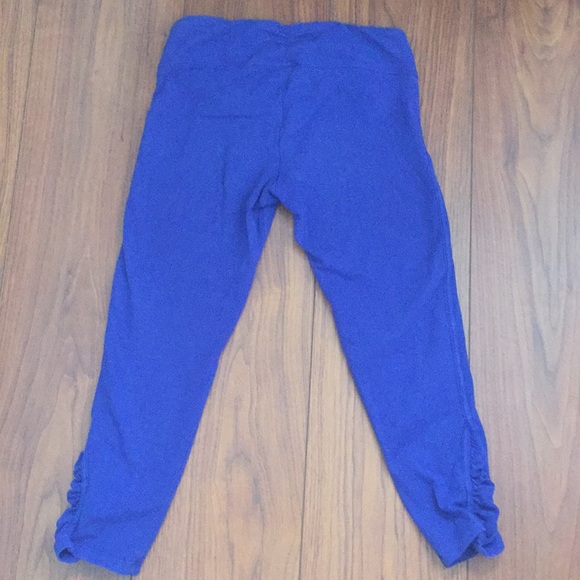Athleta blue / violet capris great condition XS - Picture 3 of 4